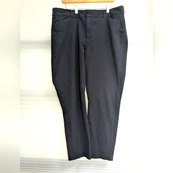 Old Navy Pants - Old Navy Black High Rise Pixie Skinny